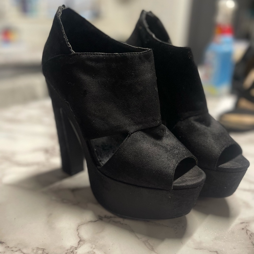 High heels - Picture 2 of 6